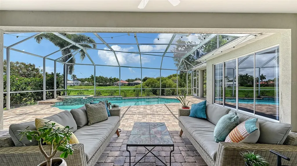7151 Wainscott Court Sarasota FL 34238