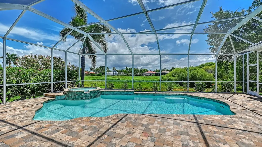 7151 Wainscott Court Sarasota FL 34238