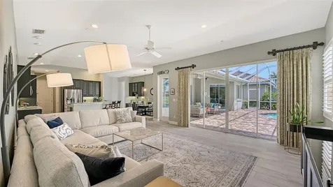 7151 Wainscott Court Sarasota FL 34238