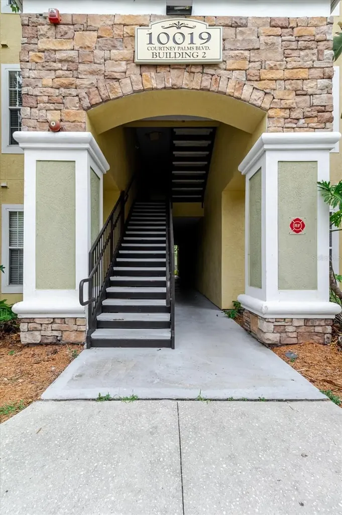 10019 Courtney Palms Boulevard Tampa FL 33619