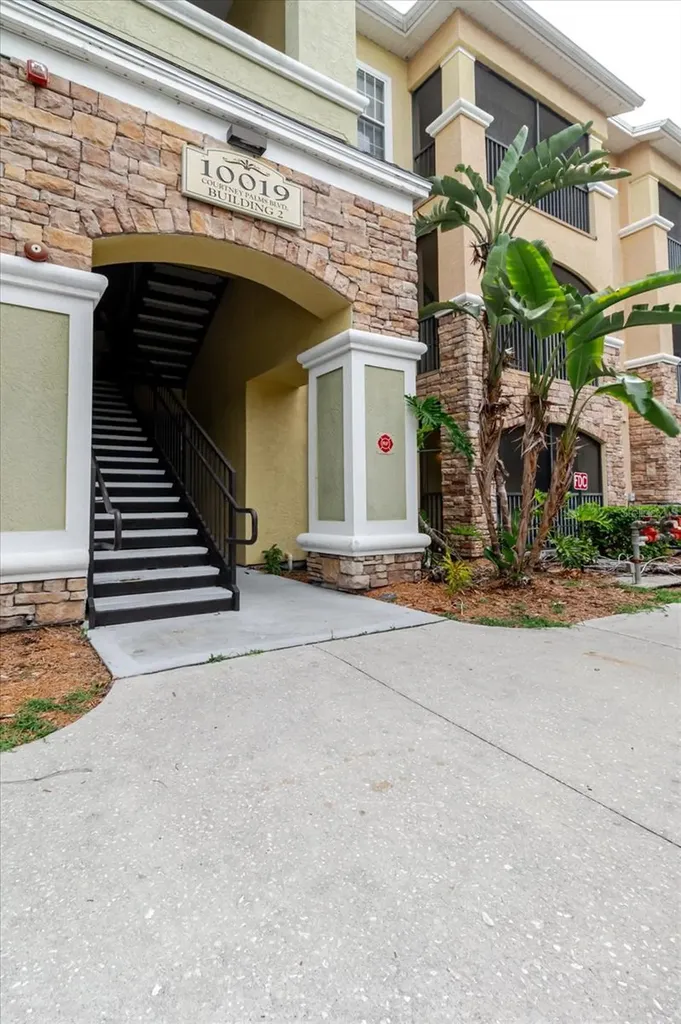 10019 Courtney Palms Boulevard Tampa FL 33619