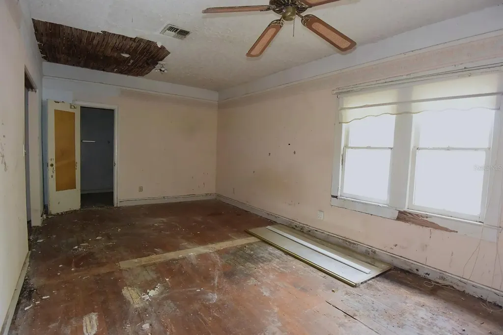 111 W Powhatan Avenue Tampa FL 33604