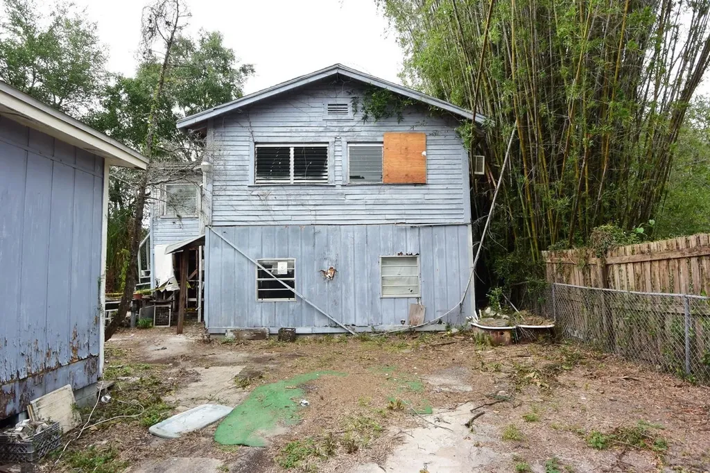 111 W Powhatan Avenue Tampa FL 33604