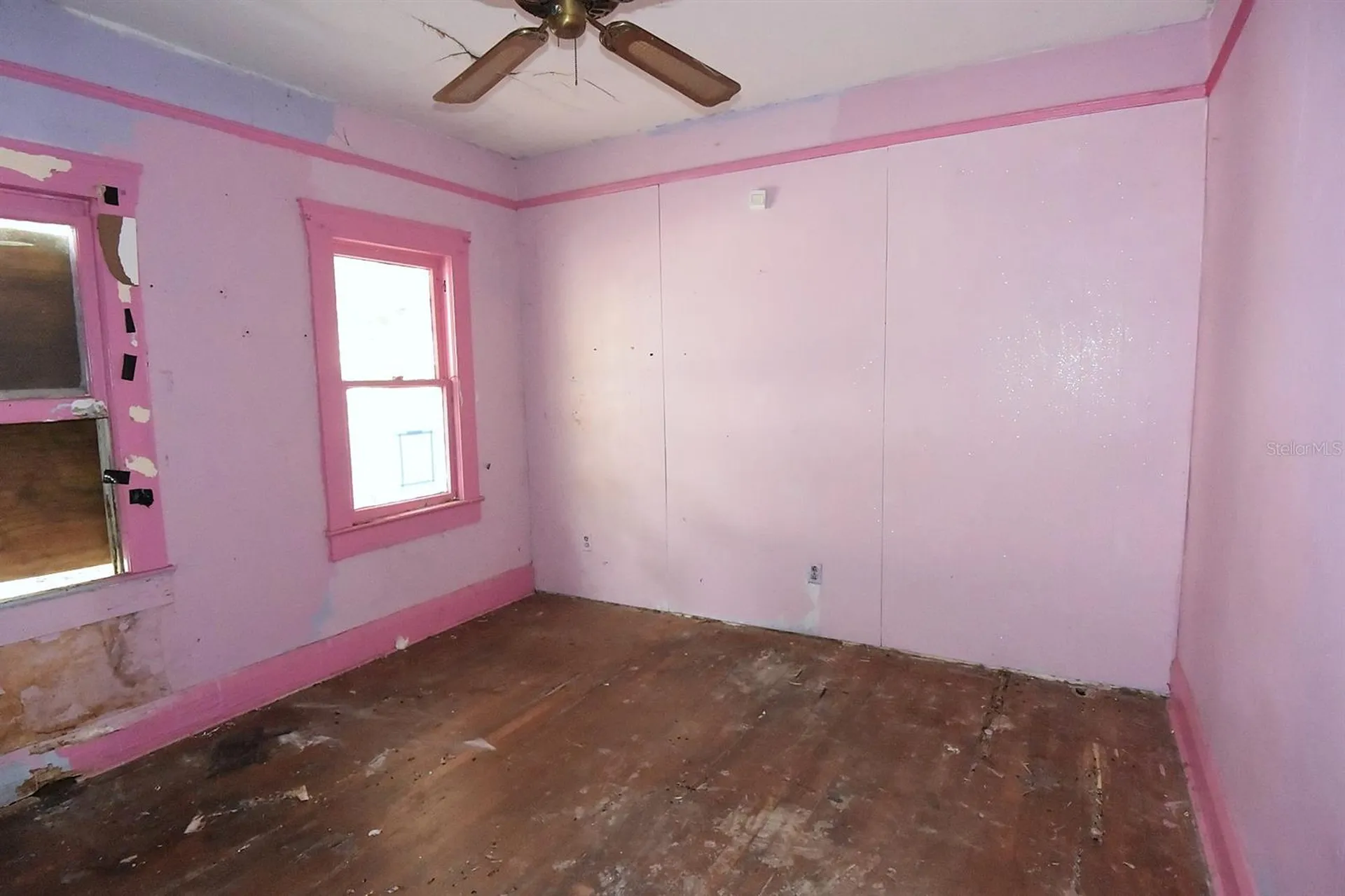111 W Powhatan Avenue Tampa FL 33604