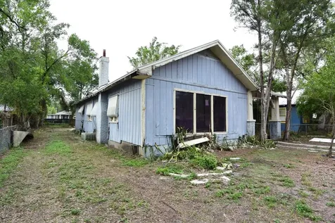 111 W Powhatan Avenue Tampa FL 33604