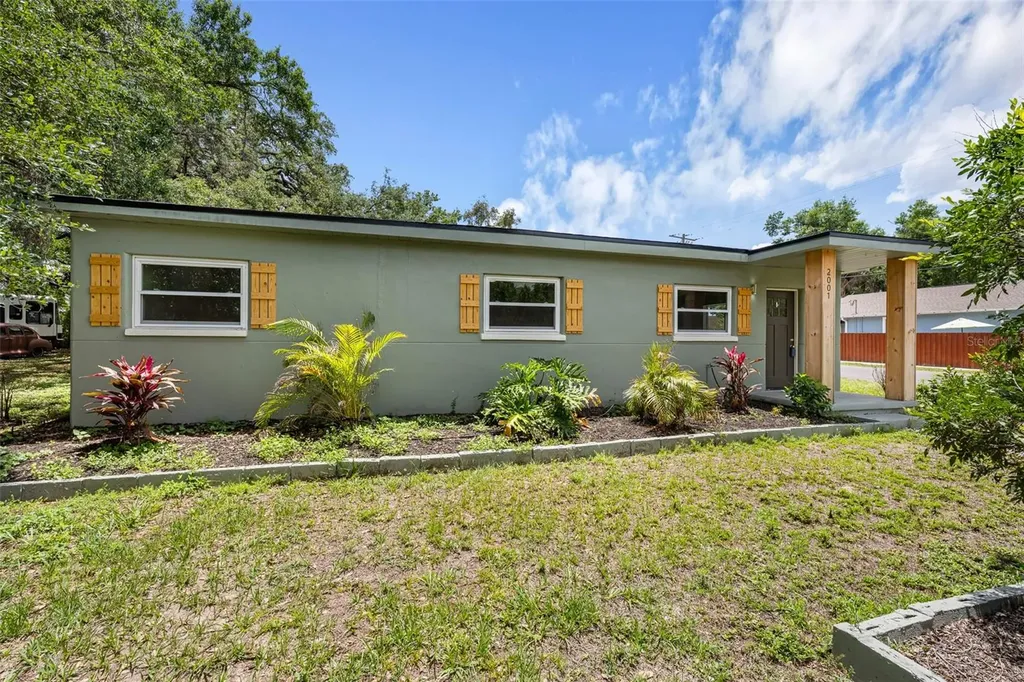 2001 E Powhatan Avenue Tampa FL 33610