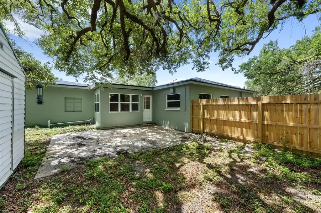 2001 E Powhatan Avenue Tampa FL 33610