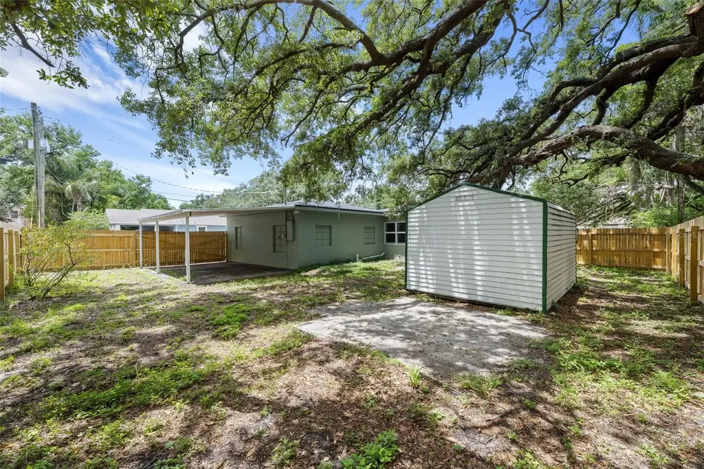 2001 E Powhatan Avenue Tampa FL 33610