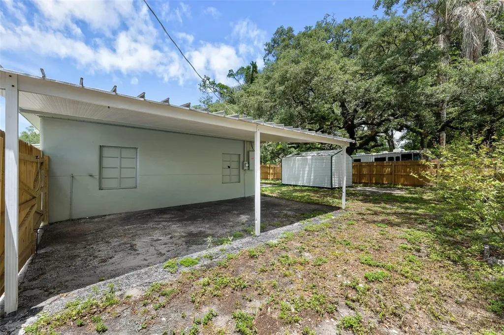 2001 E Powhatan Avenue Tampa FL 33610