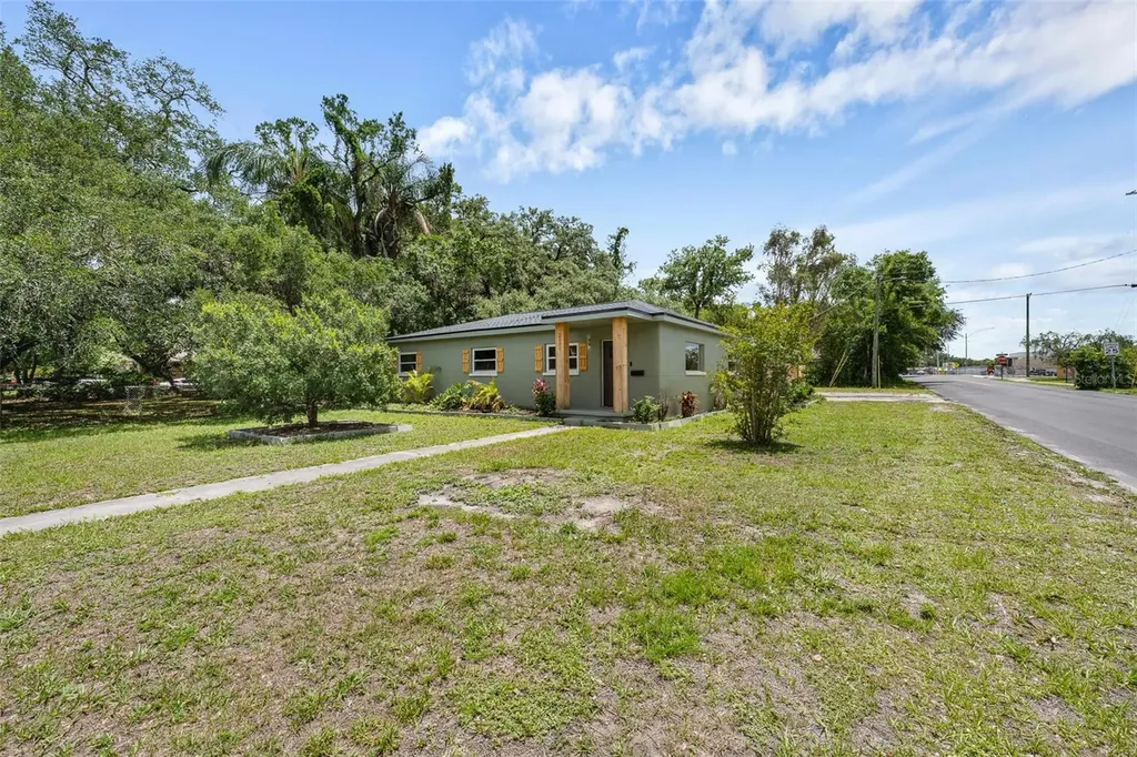 2001 E Powhatan Avenue Tampa FL 33610