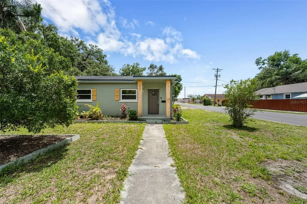 2001 E Powhatan Avenue Tampa FL 33610