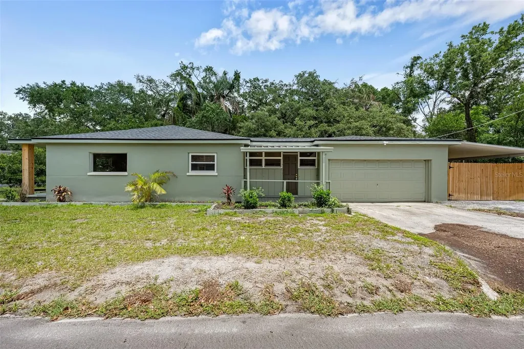2001 E Powhatan Avenue Tampa FL 33610