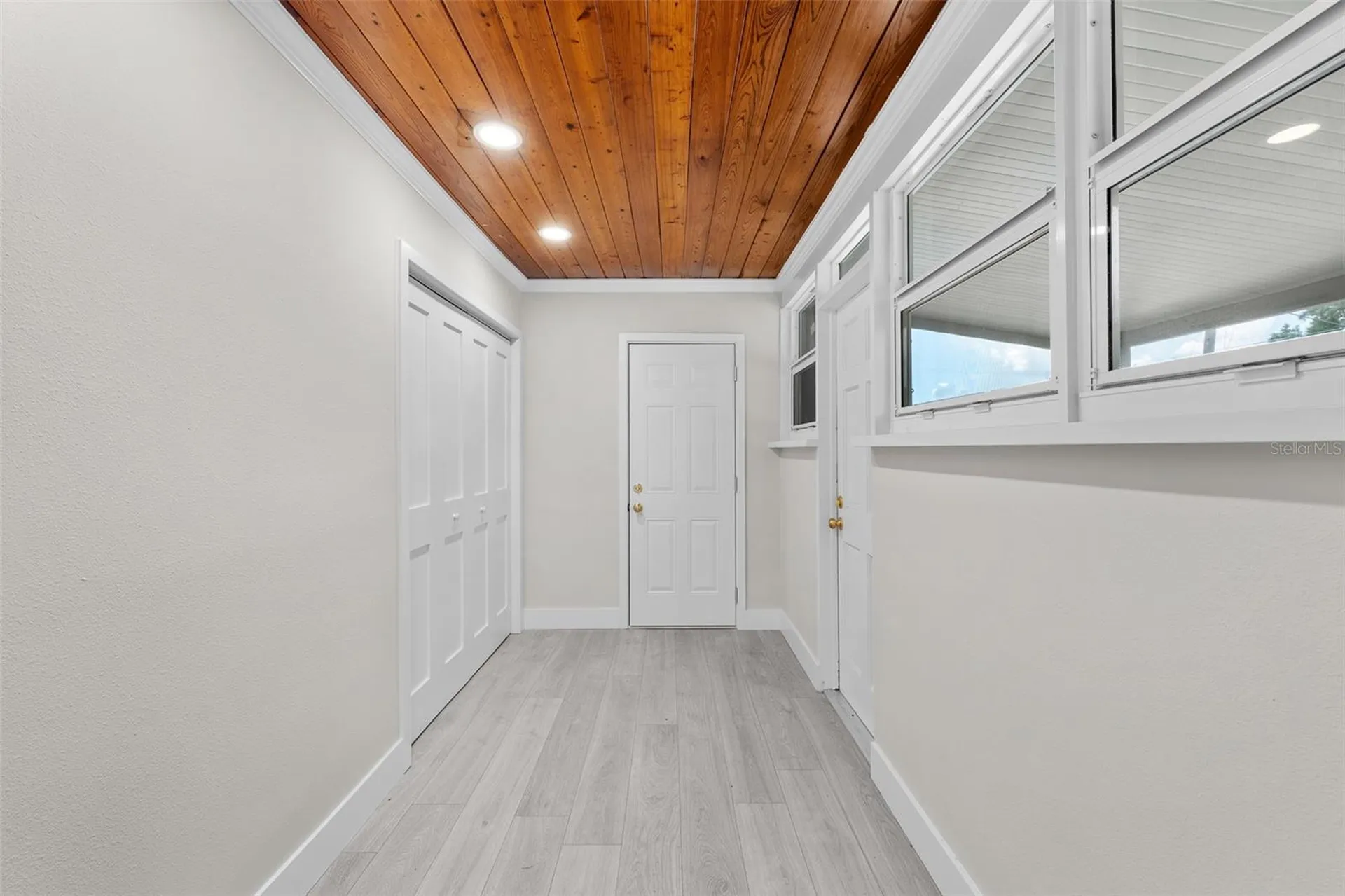 2001 E Powhatan Avenue Tampa FL 33610