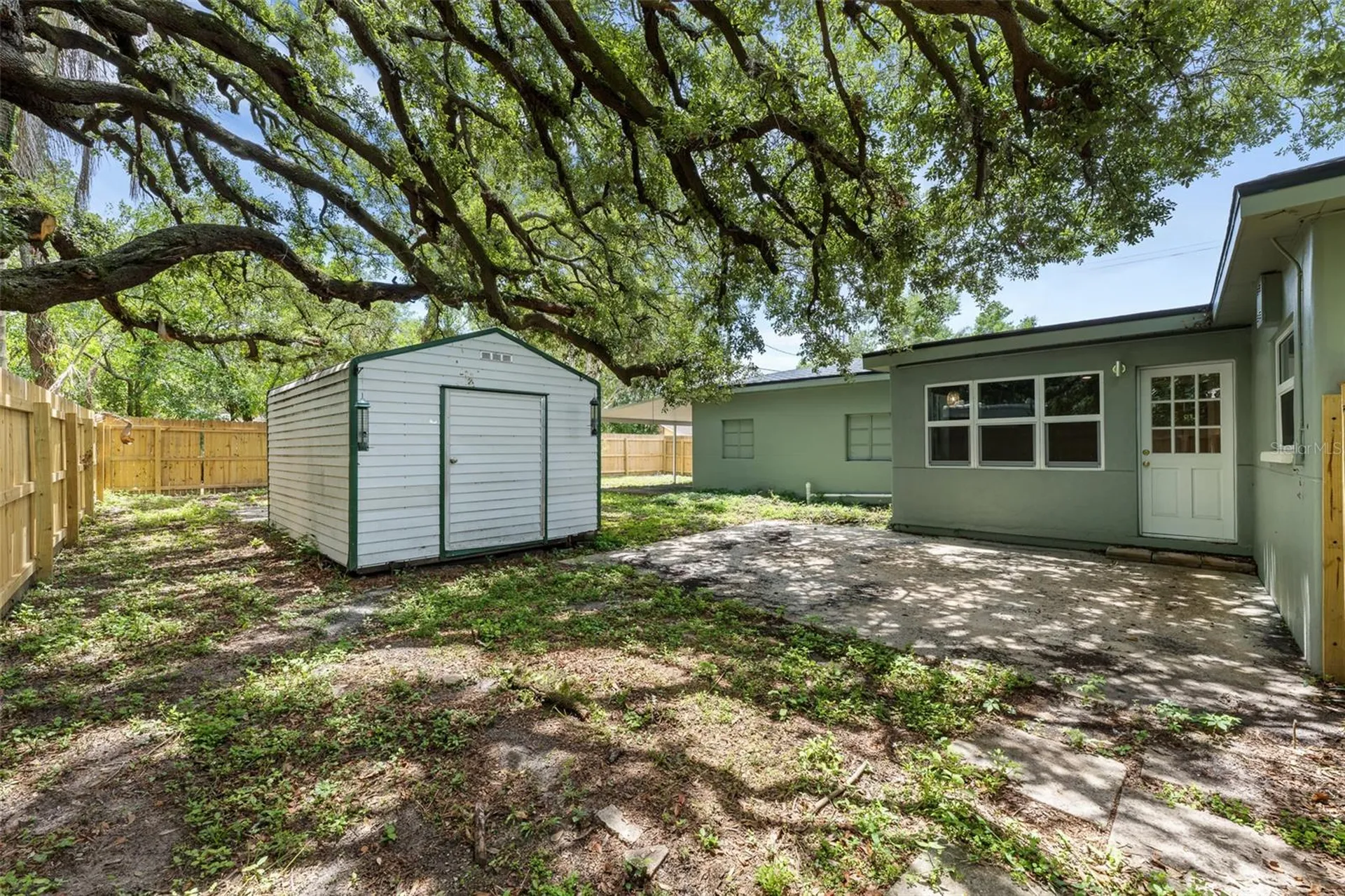 2001 E Powhatan Avenue Tampa FL 33610