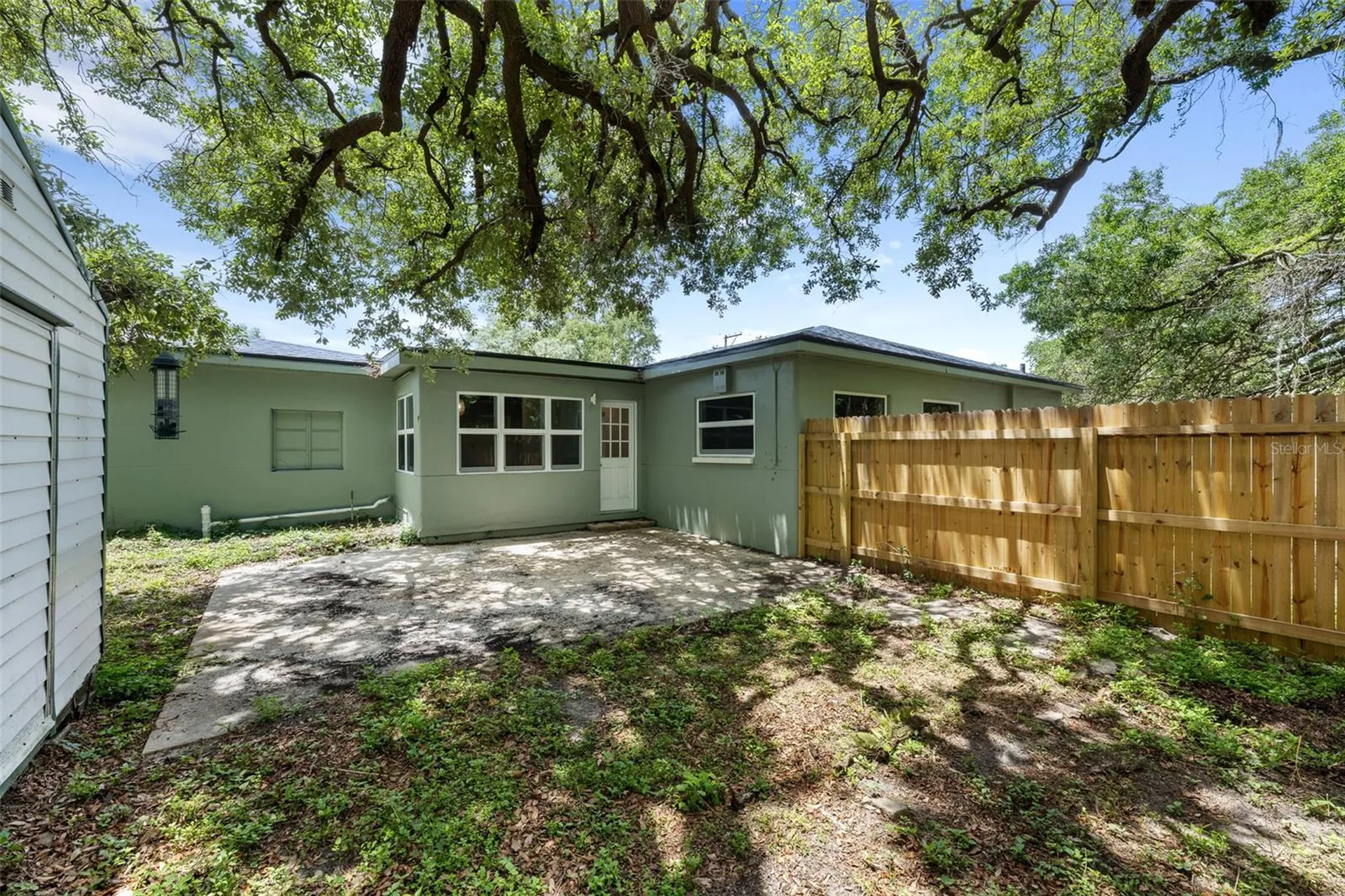 2001 E Powhatan Avenue Tampa FL 33610