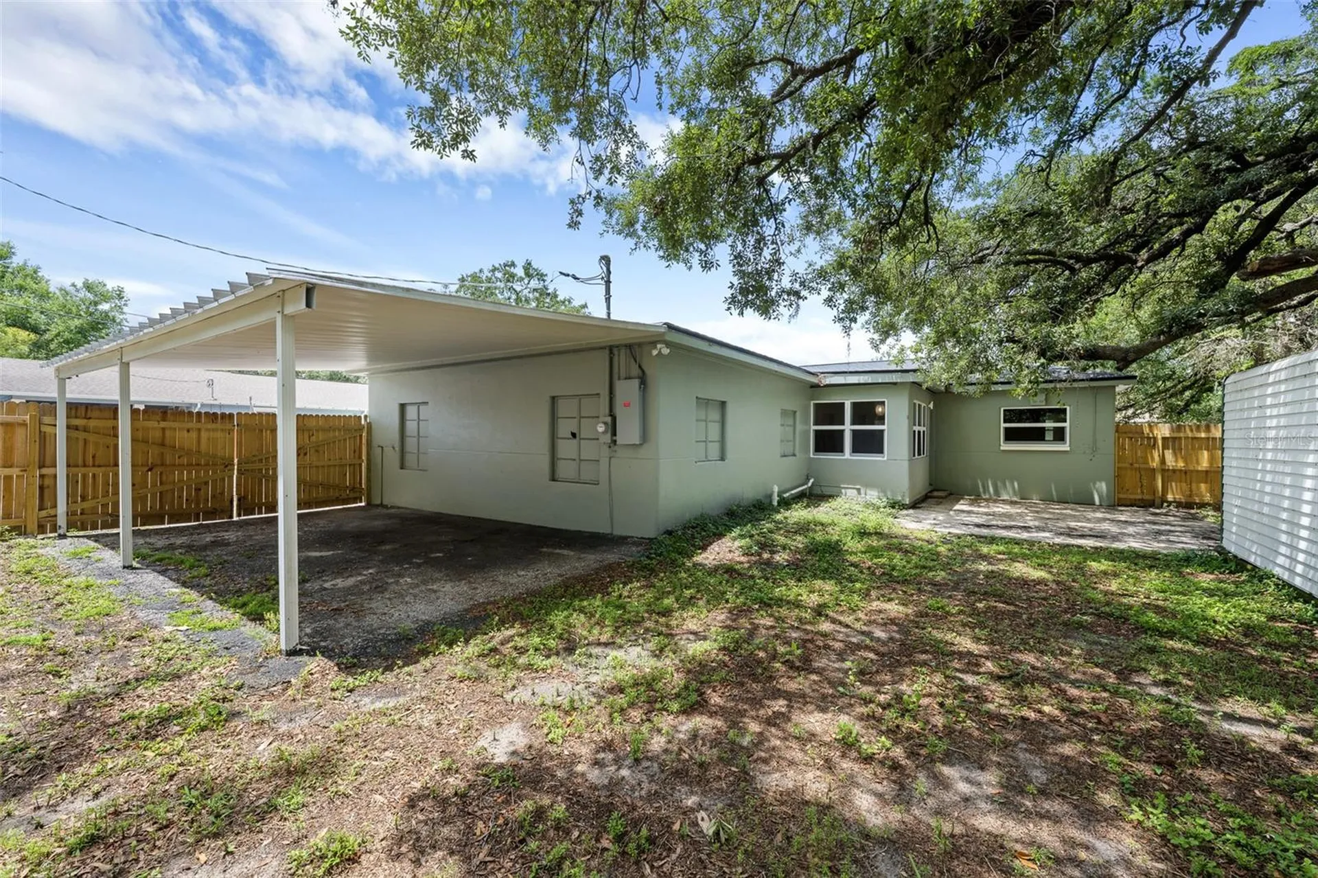 2001 E Powhatan Avenue Tampa FL 33610