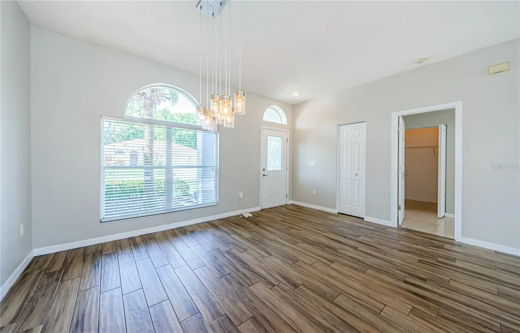 4801 Augusta Avenue Oldsmar FL 34677