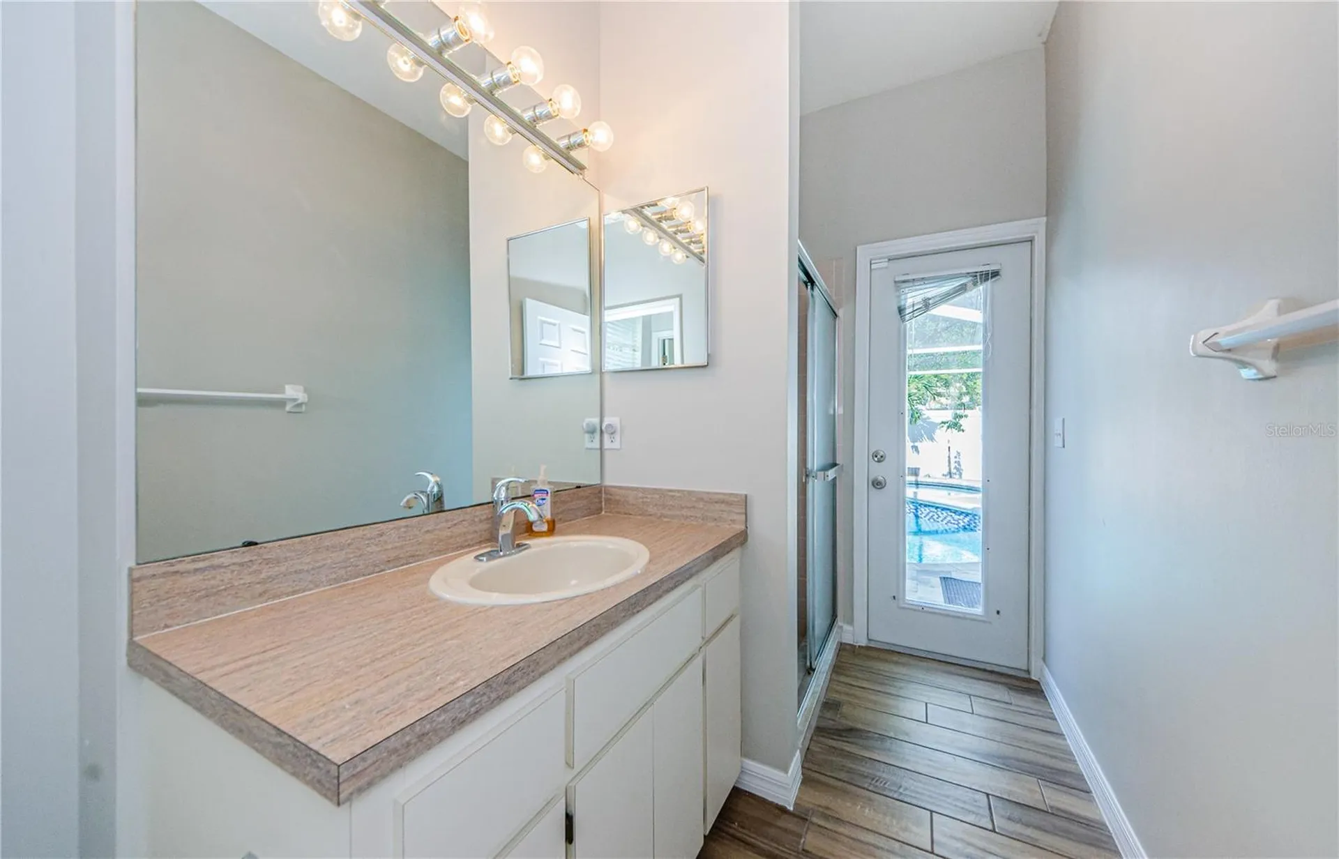 4801 Augusta Avenue Oldsmar FL 34677