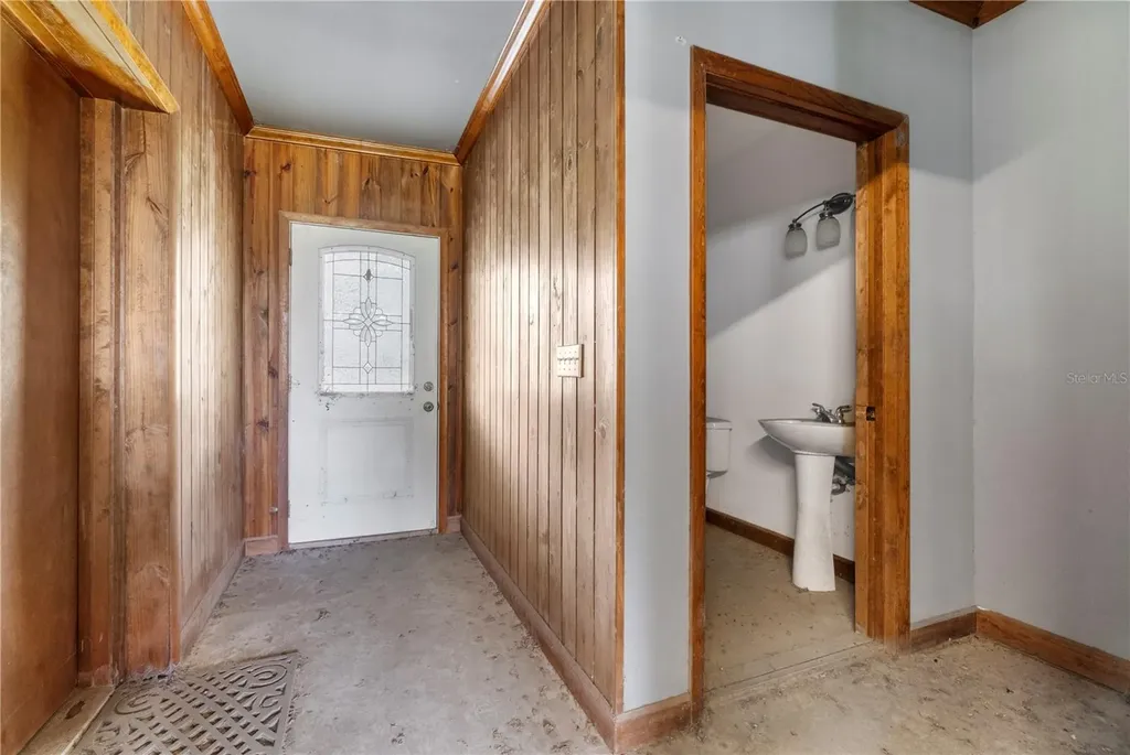 24 Lake Wood Circle Ocala FL 34482