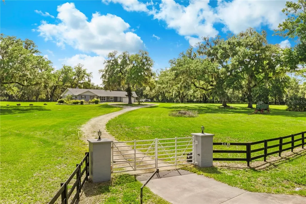 24 Lake Wood Circle Ocala FL 34482