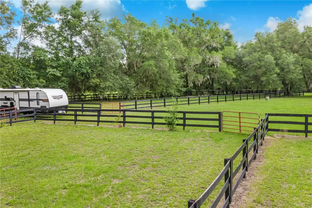24 Lake Wood Circle Ocala FL 34482