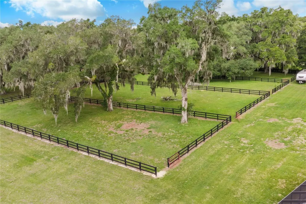 24 Lake Wood Circle Ocala FL 34482