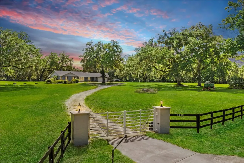 24 Lake Wood Circle Ocala FL 34482