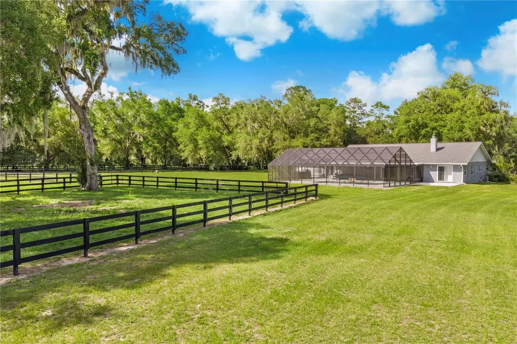 24 Lake Wood Circle Ocala FL 34482