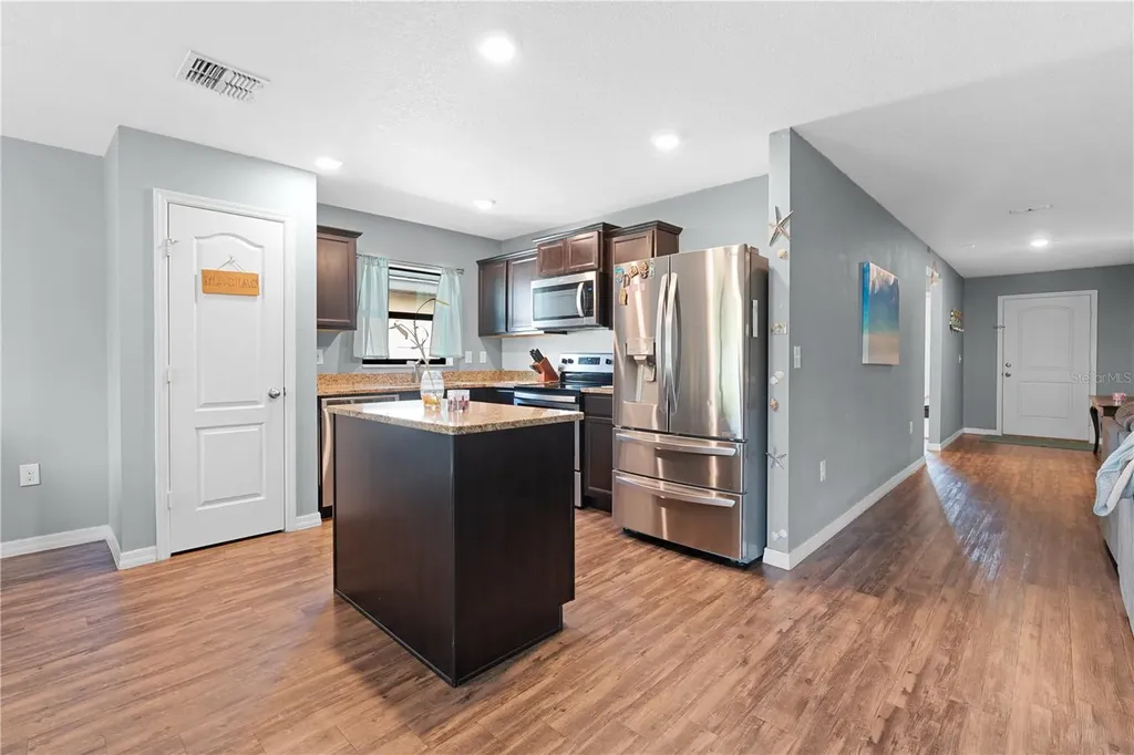 1717 Chatham Green Circle Ruskin FL 33570
