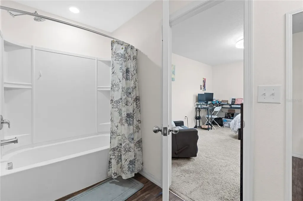 1717 Chatham Green Circle Ruskin FL 33570