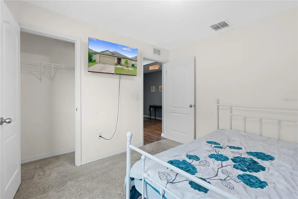 1717 Chatham Green Circle Ruskin FL 33570