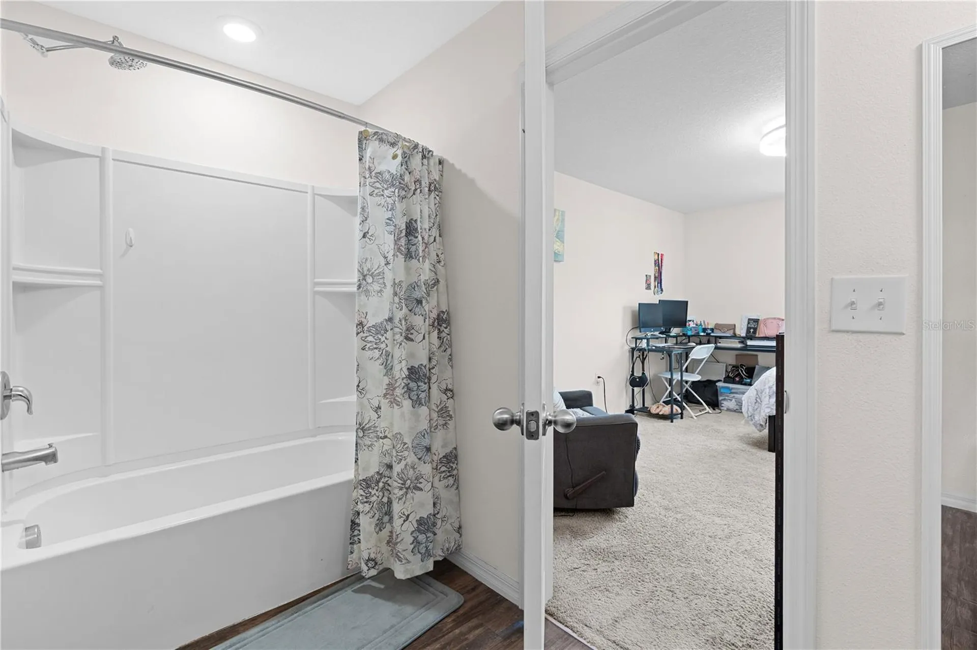 1717 Chatham Green Circle Ruskin FL 33570