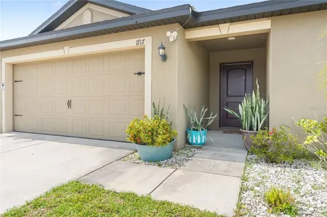 1717 Chatham Green Circle Ruskin FL 33570
