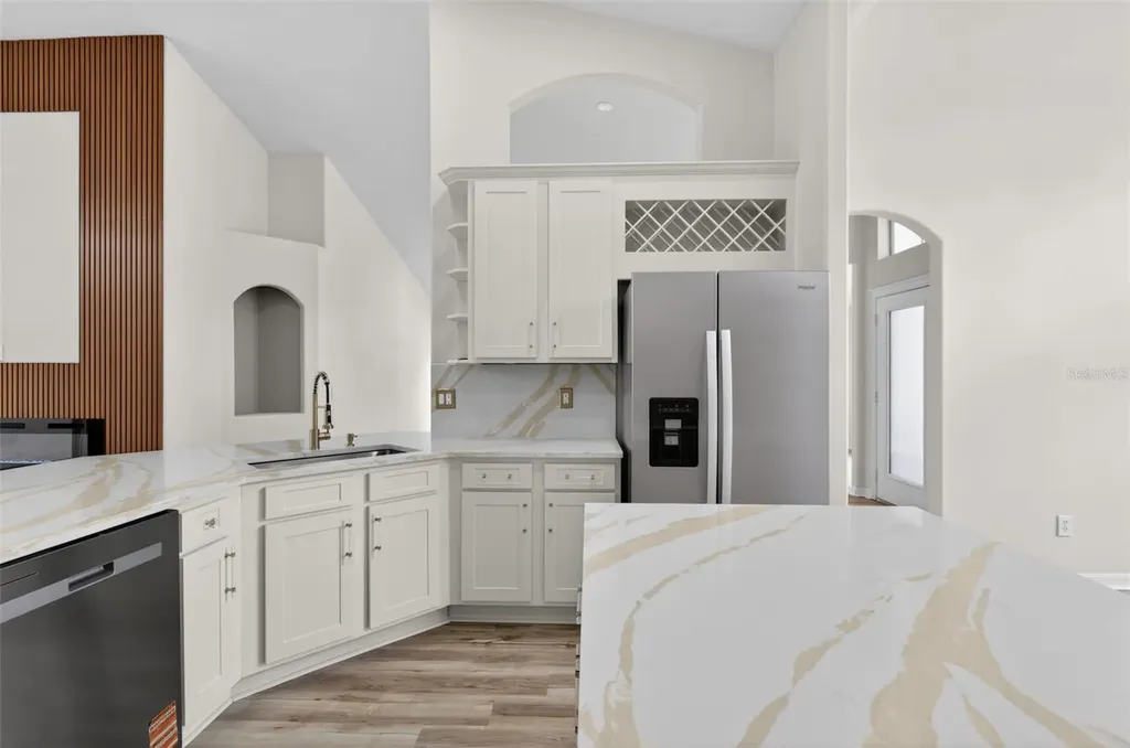 7705 Nottinghill Sky Drive Apollo Beach FL 33572