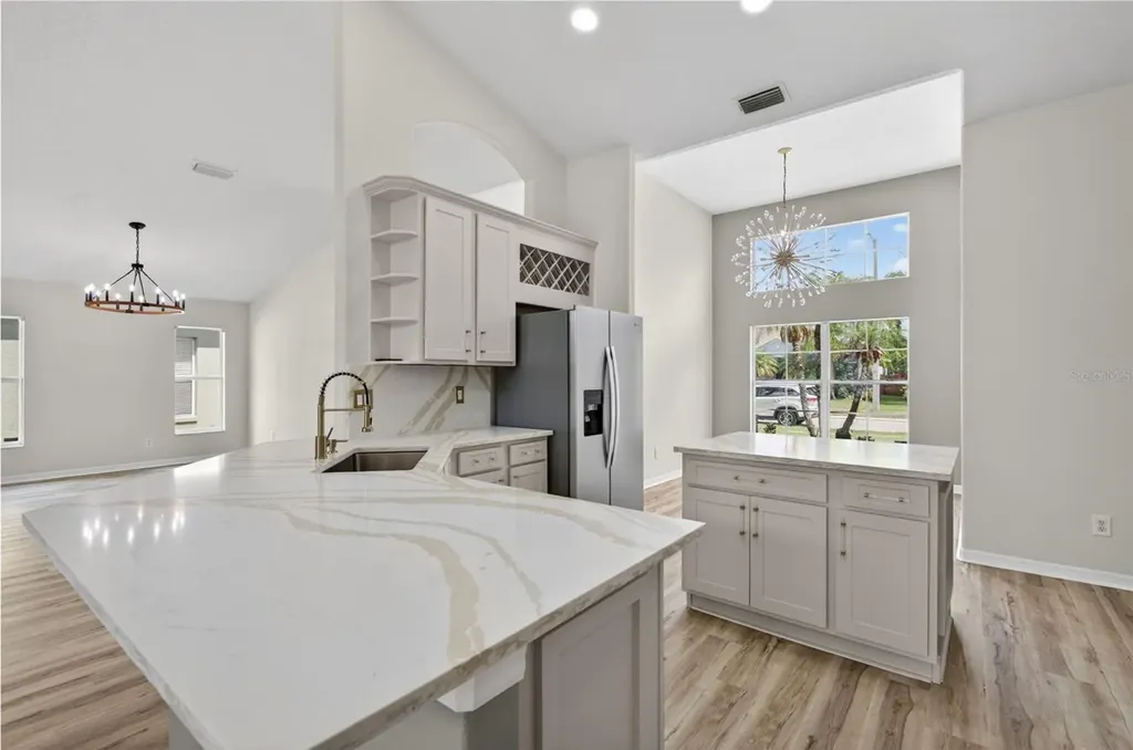 7705 Nottinghill Sky Drive Apollo Beach FL 33572
