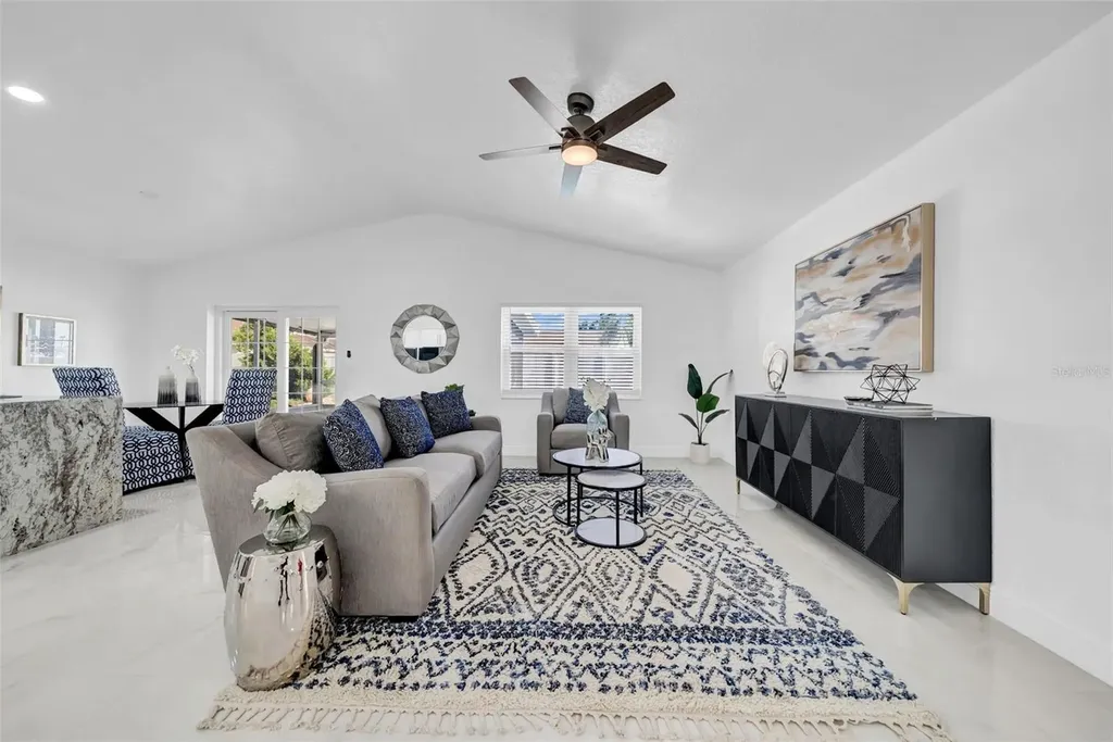 2020 58th Avenue S St Petersburg FL 33712