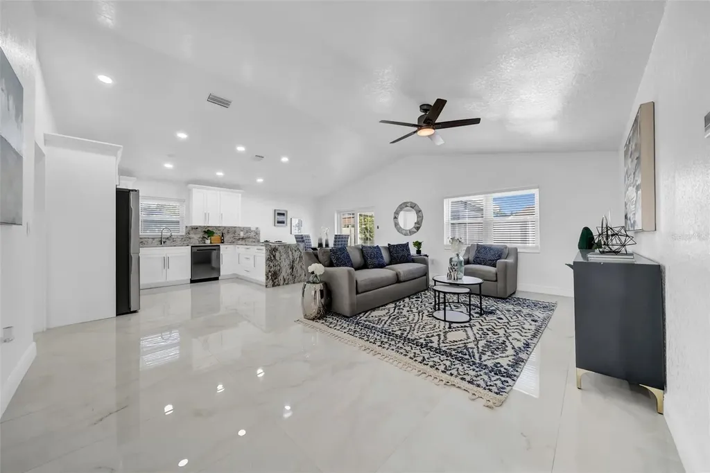 2020 58th Avenue S St Petersburg FL 33712
