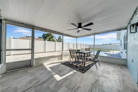 2020 58th Avenue S St Petersburg FL 33712
