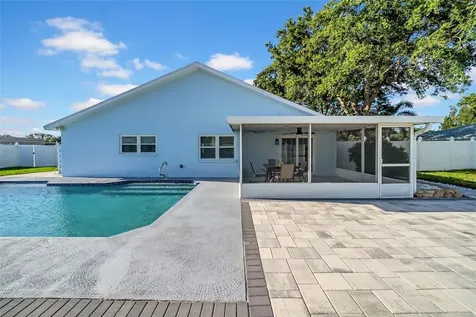 2020 58th Avenue S St Petersburg FL 33712