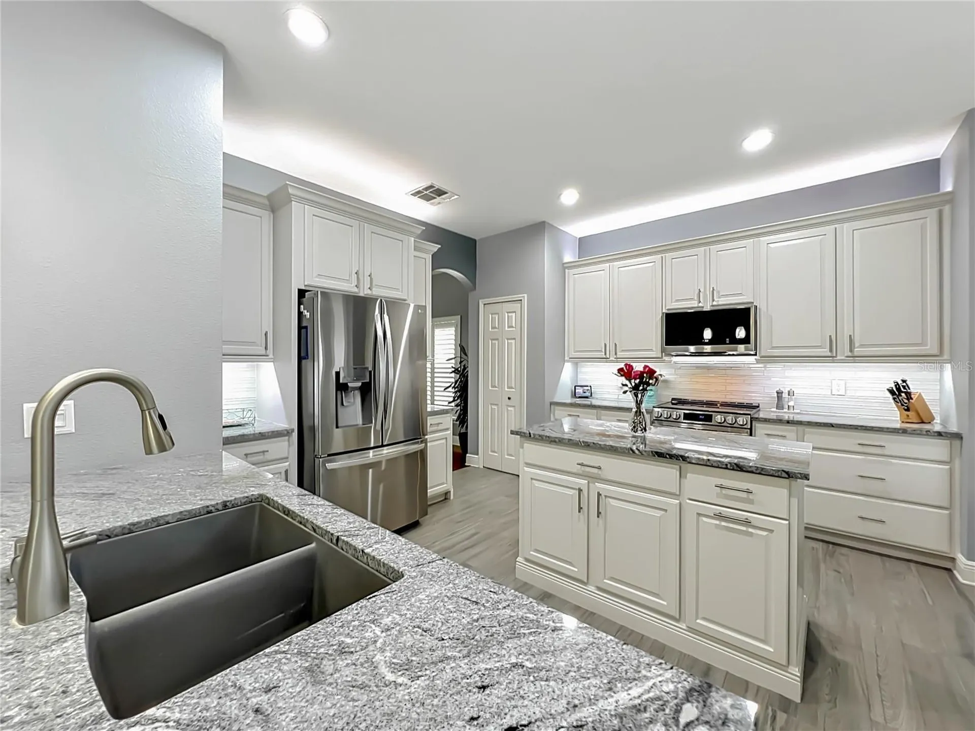 2627 Lakemoor Drive Orlando FL 32828