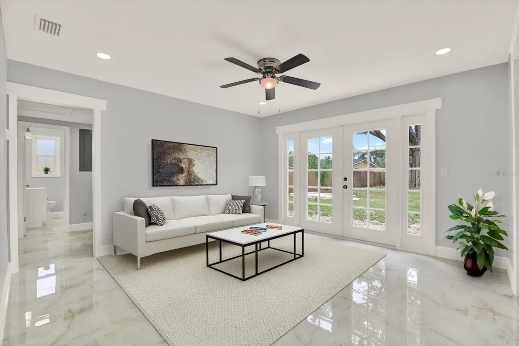 4521 Tarpon Drive Tampa FL 33617