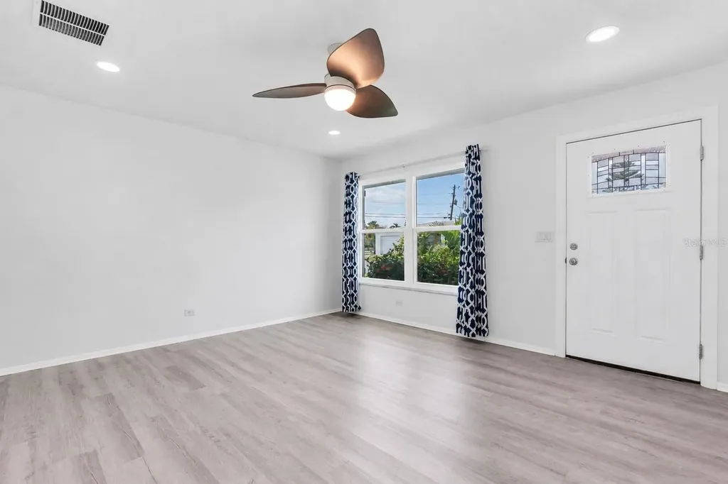 3715 98th Avenue N Pinellas Park FL 33782