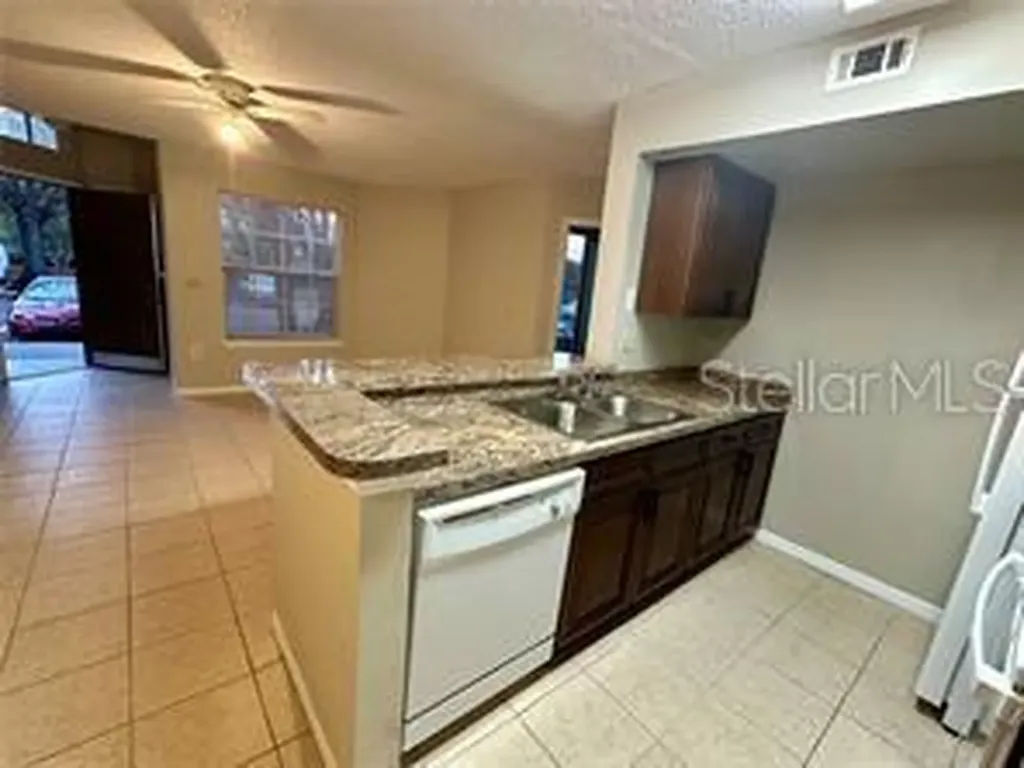 401 Fountainhead Circle Kissimmee FL 34741