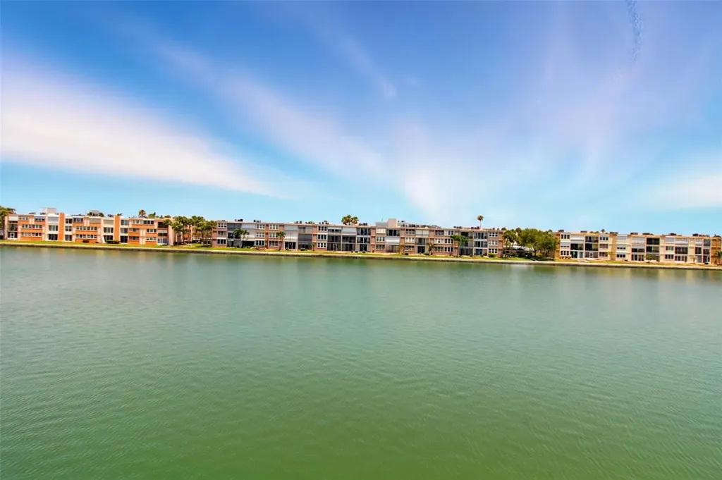 7625 Sun Island Drive S South Pasadena FL 33707