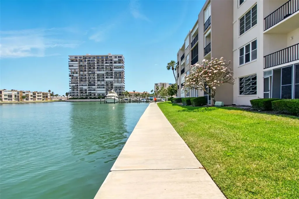 7625 Sun Island Drive S South Pasadena FL 33707