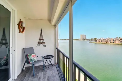 7625 Sun Island Drive S South Pasadena FL 33707