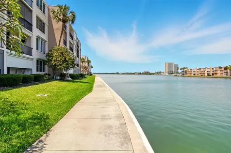 7625 Sun Island Drive S South Pasadena FL 33707