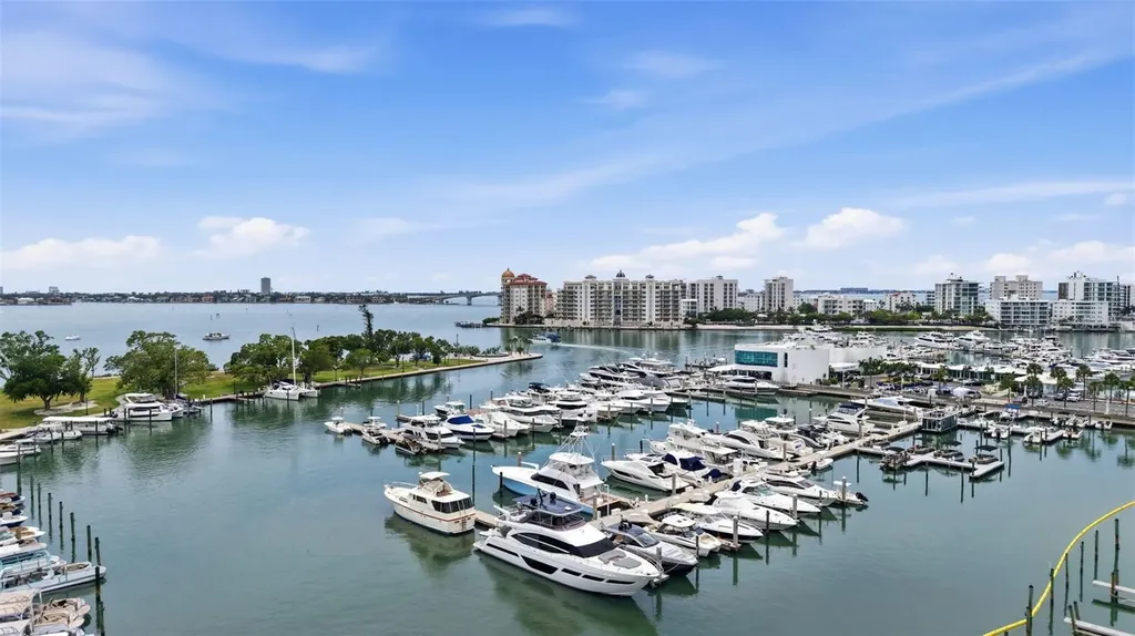 33 S Gulfstream Avenue Sarasota FL 34236