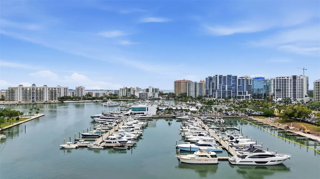 33 S Gulfstream Avenue Sarasota FL 34236