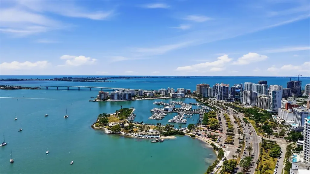 33 S Gulfstream Avenue Sarasota FL 34236